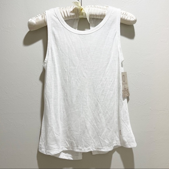 MARIKA BALANCE White ENVY Twist Keyhole Back Tank - Picture 6 of 6